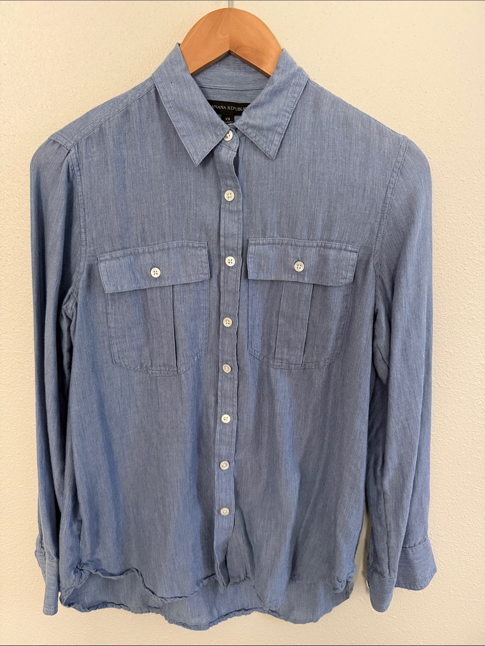 Banana Republic women’s long sleeve button up